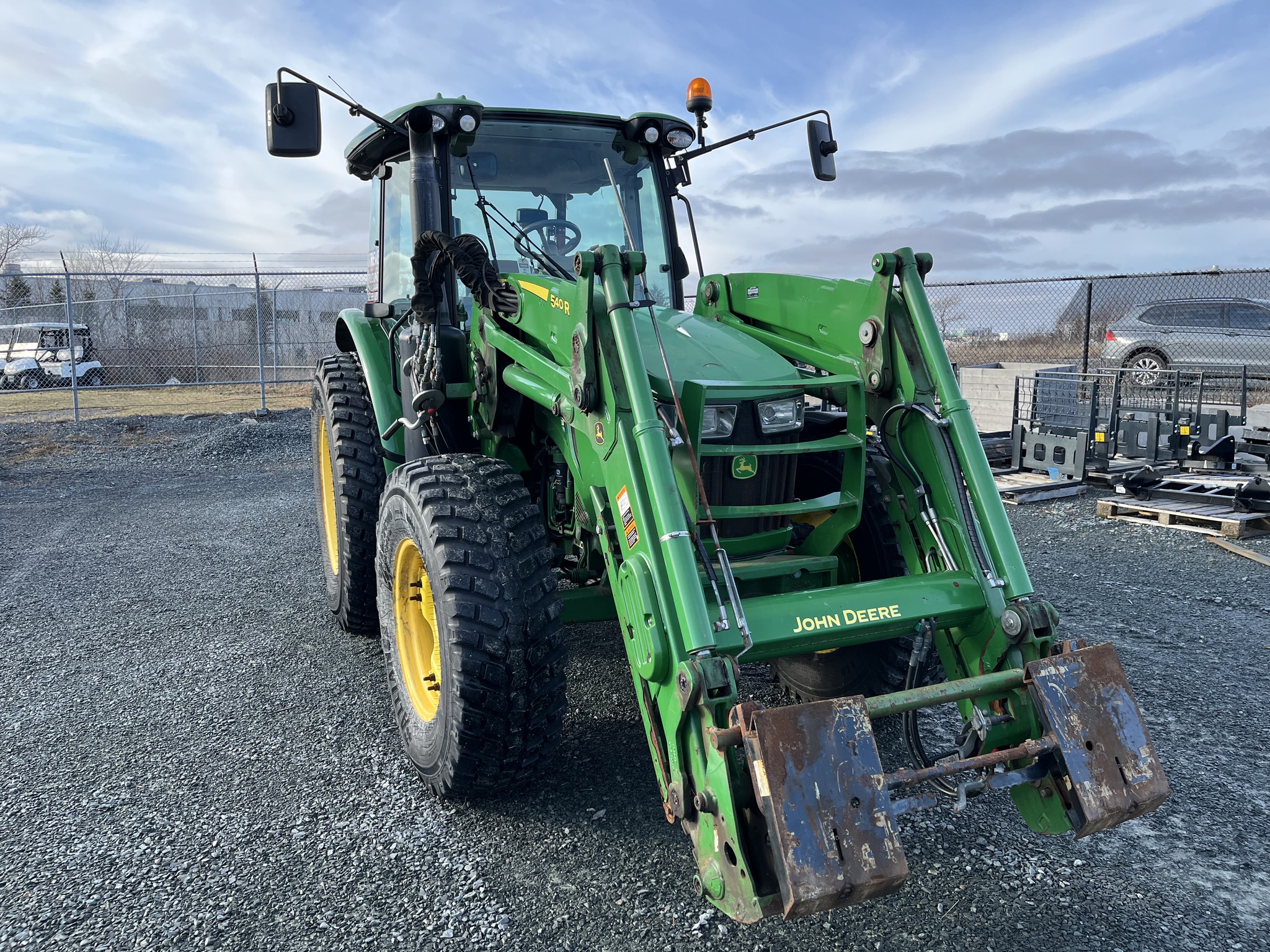 2018 John Deere 5115R Image 2