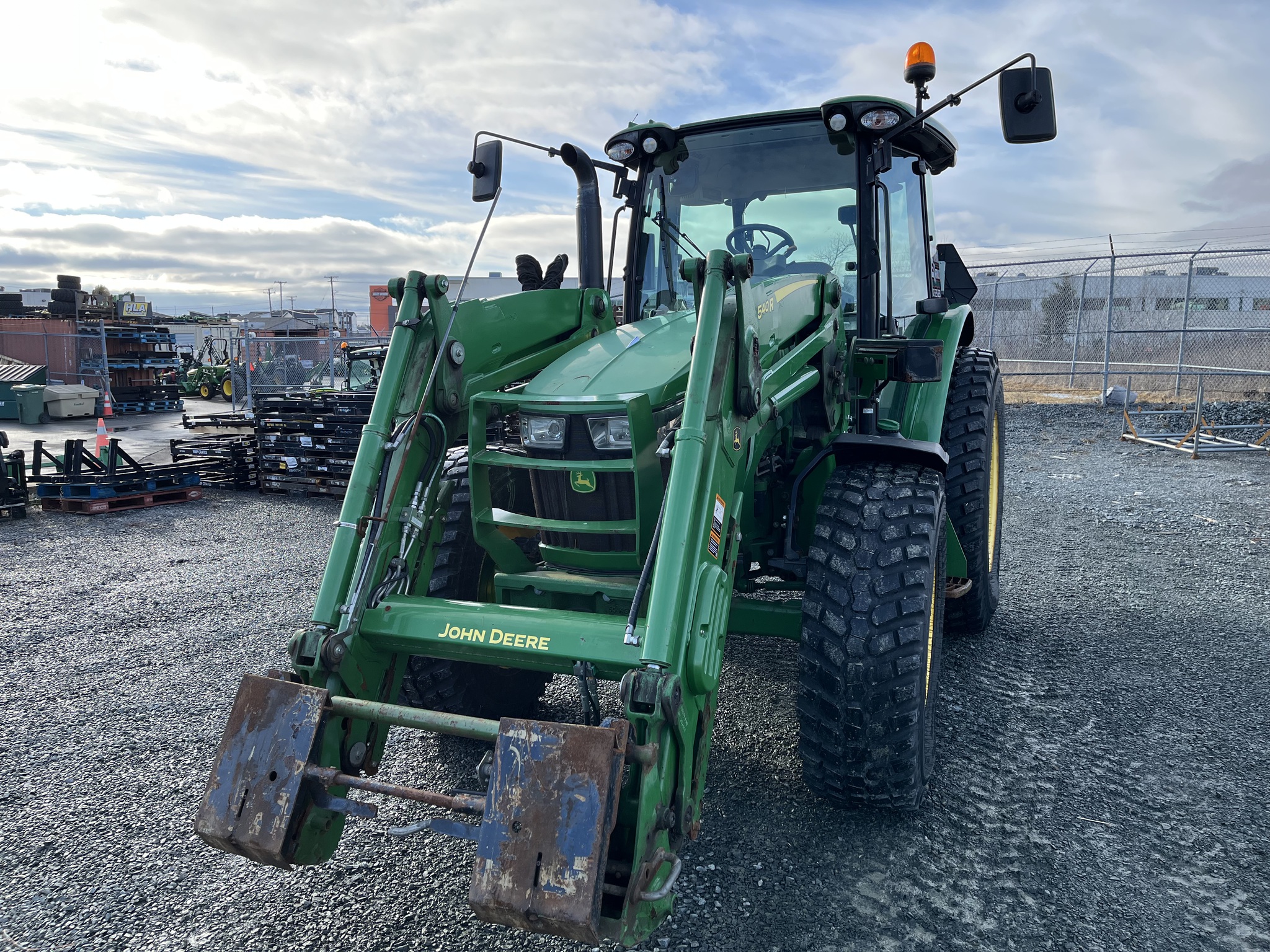 2018 John Deere 5115R Image 8