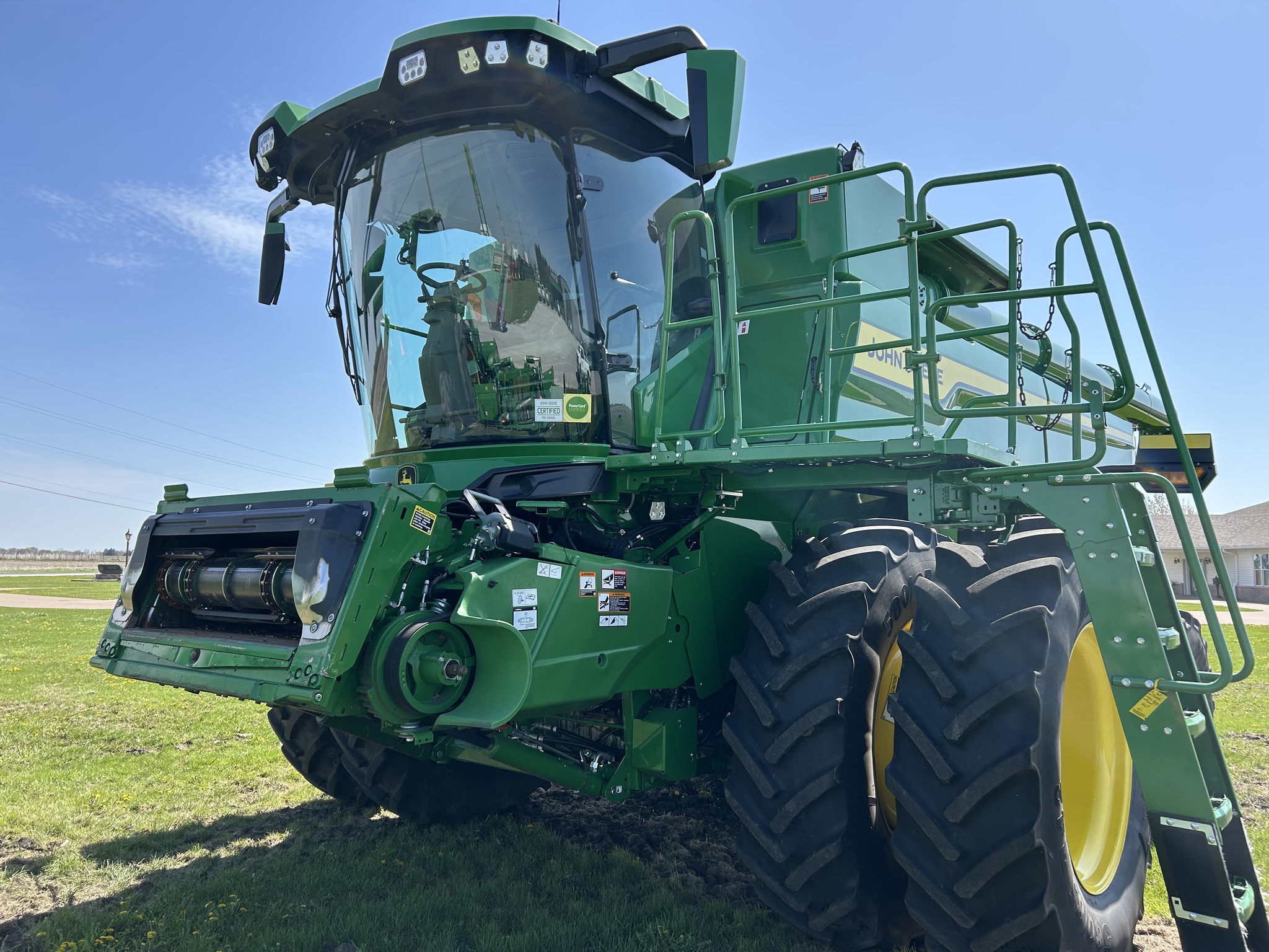  2025 John Deere S7 800 at Heritage Tractor in Galesburg, IL