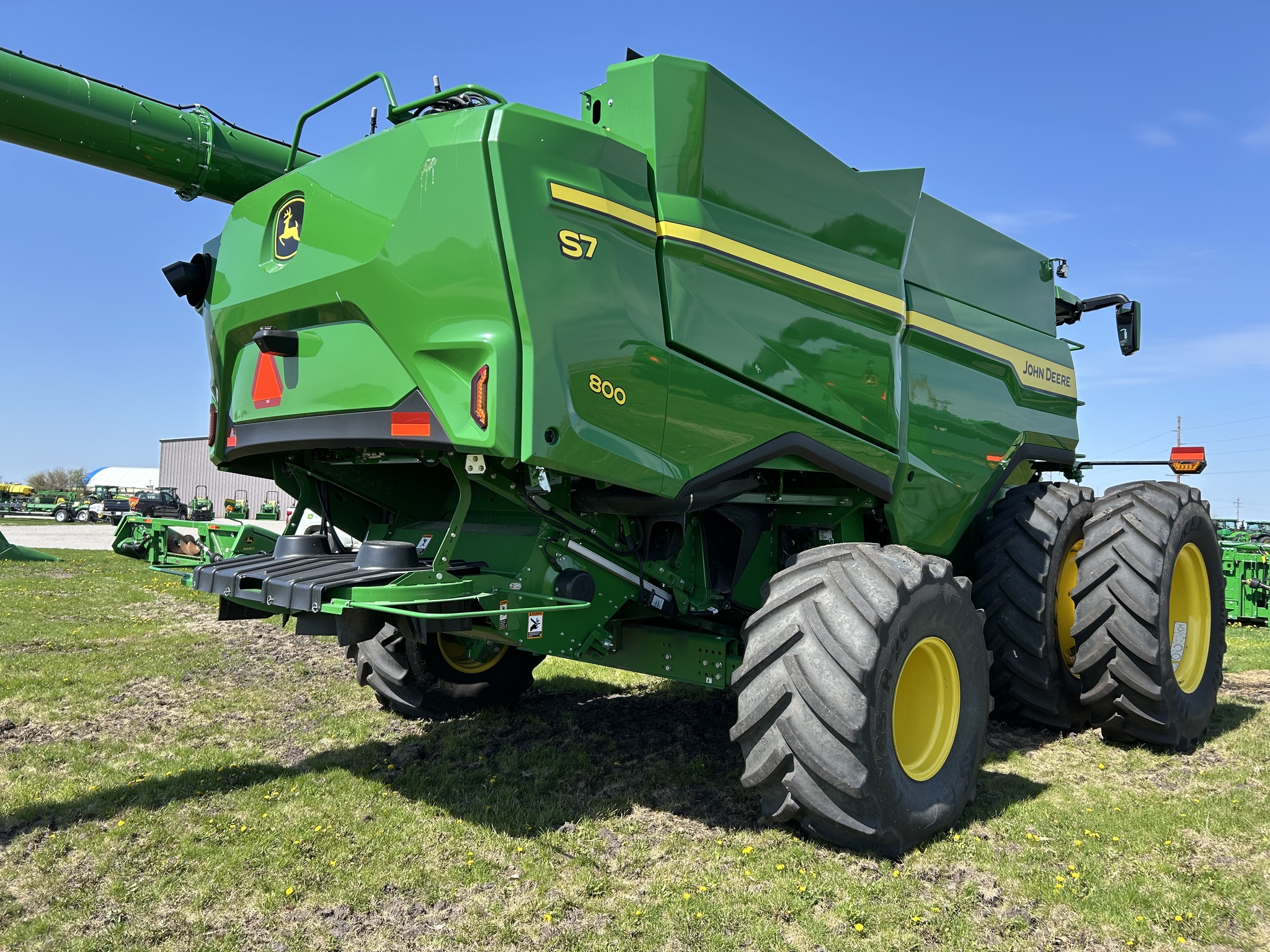  2025 John Deere S7 800 at Heritage Tractor in Galesburg, IL