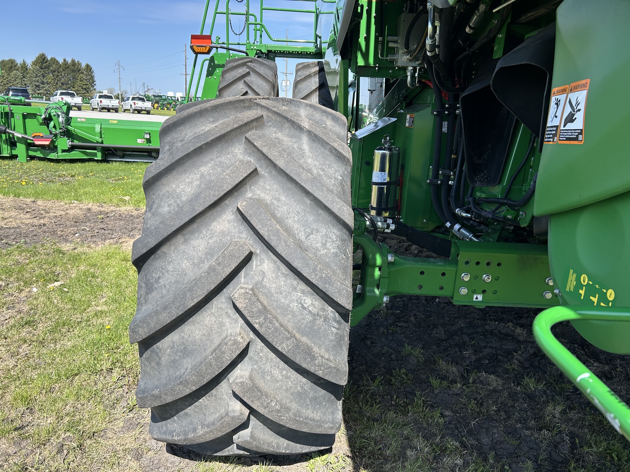  2025 John Deere S7 800 at Heritage Tractor in Galesburg, IL