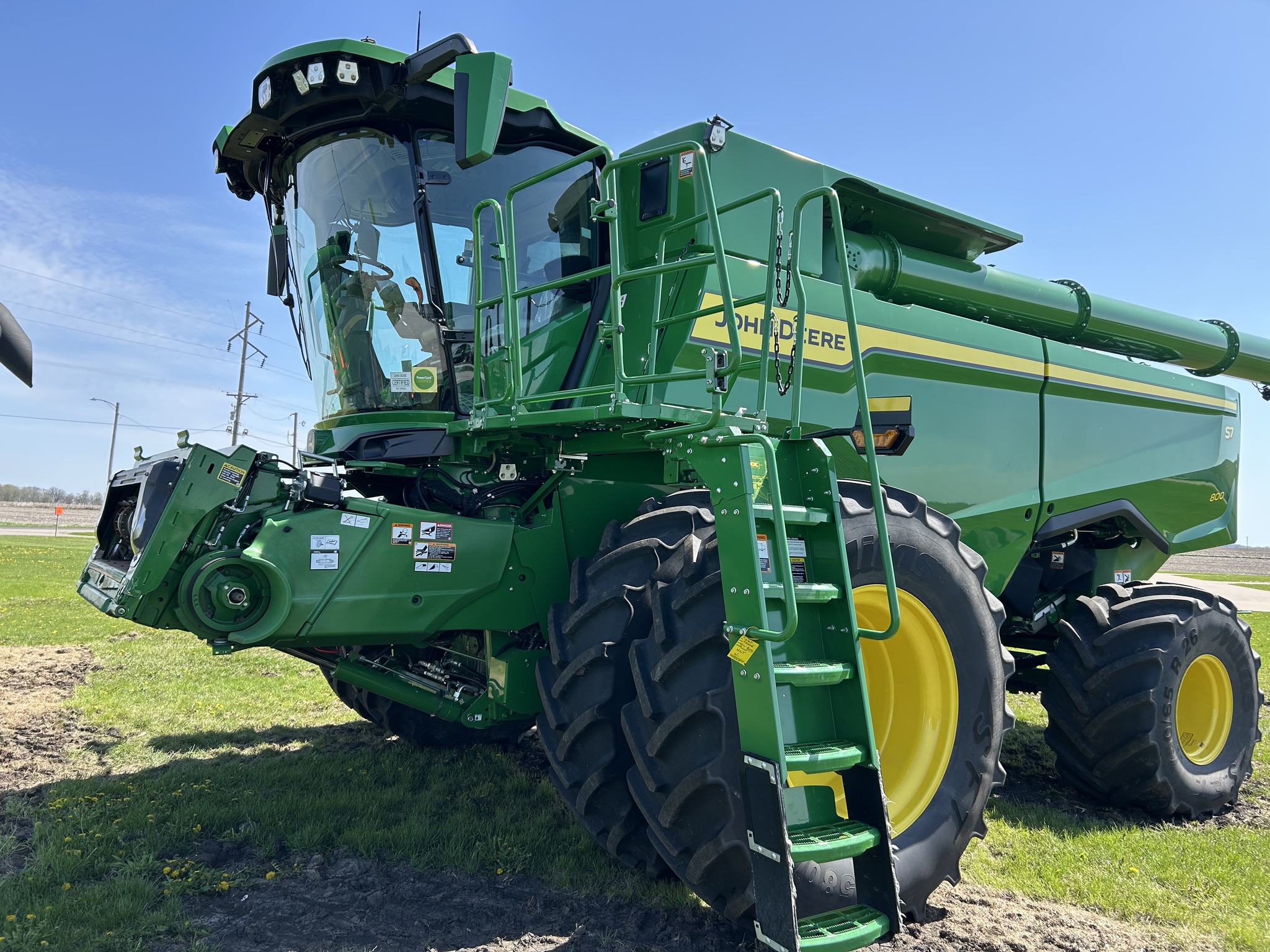  2025 John Deere S7 800 at Heritage Tractor in Galesburg, IL