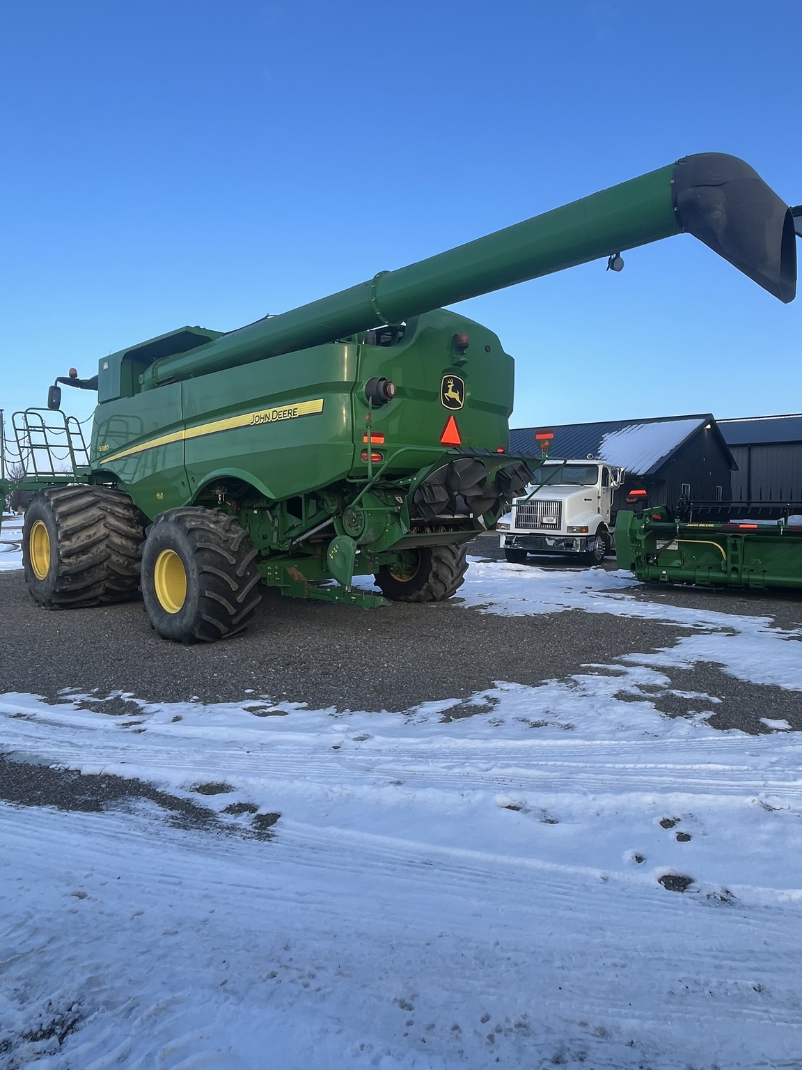 2013 John Deere S680 Image 3