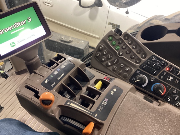 2011 John Deere 8335R - Photo7