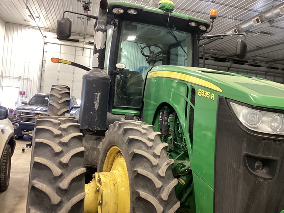 2011 John Deere 8335R - Photo1