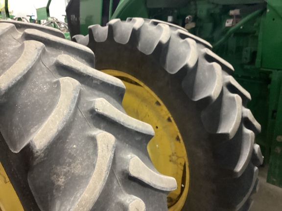 2011 John Deere 8335R - Photo9