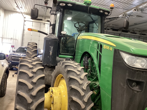 2011 John Deere 8335R - Photo15