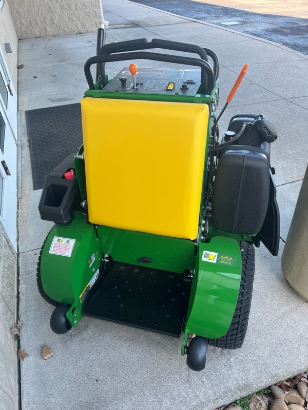 2025 John Deere Q810E Image 4