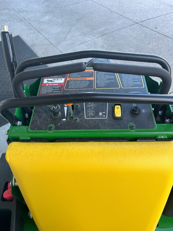 2025 John Deere Q810E Image 5