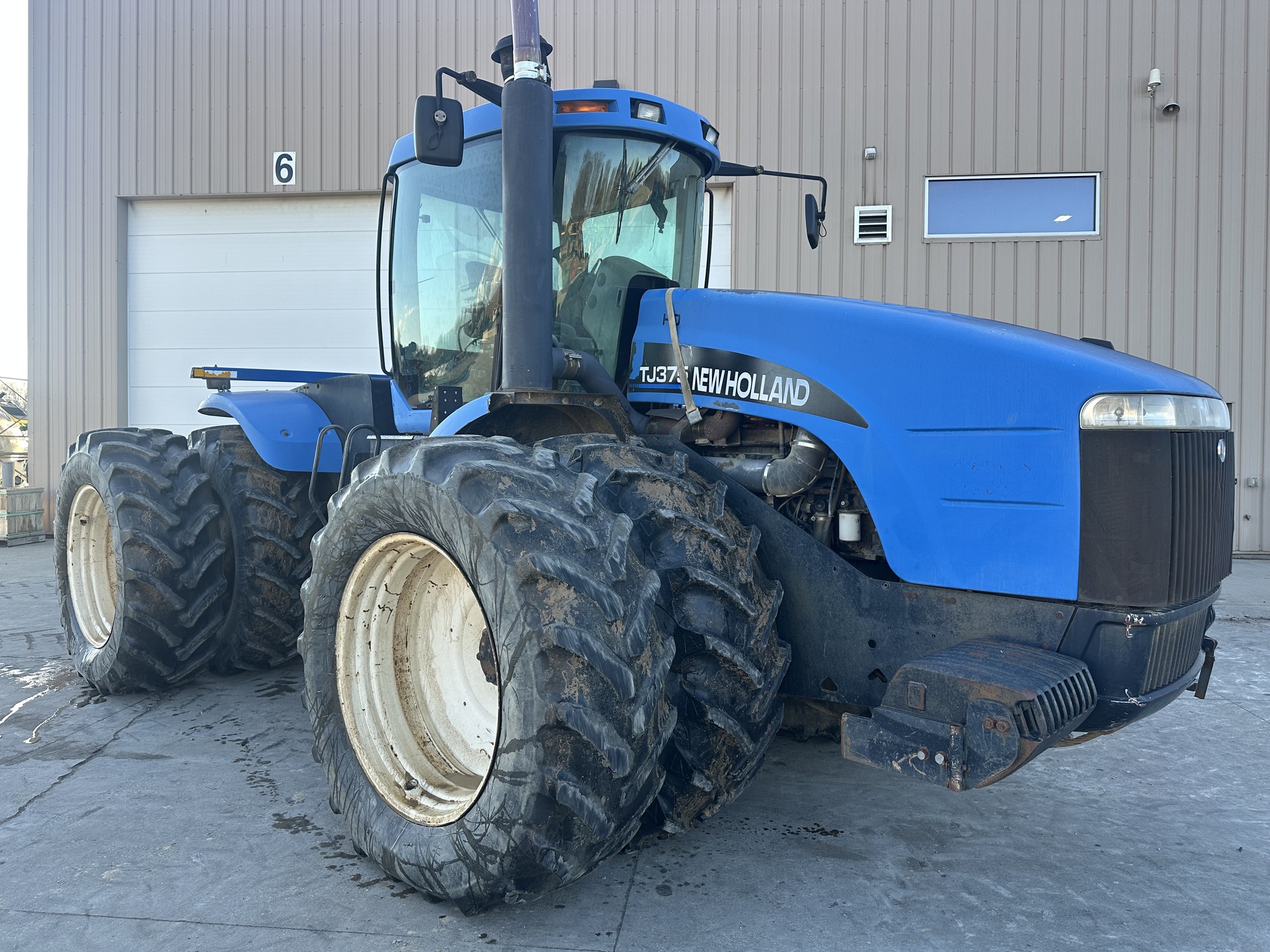 2005 New Holland TJ375 Image 1