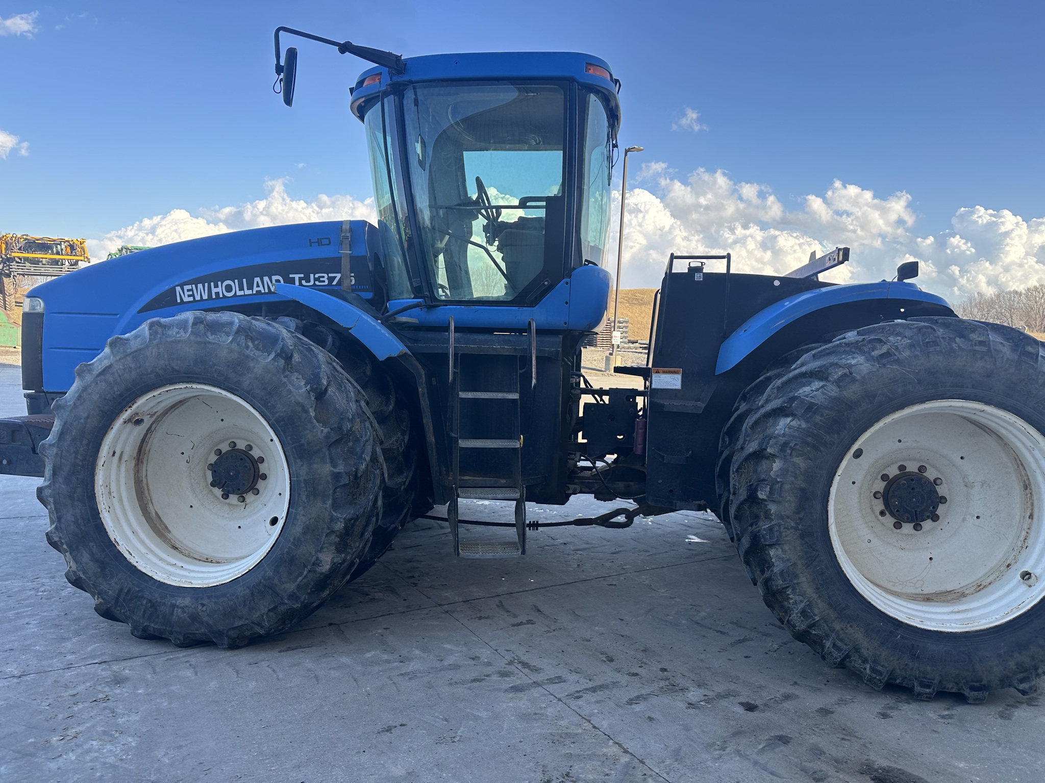 2005 New Holland TJ375 Image 4