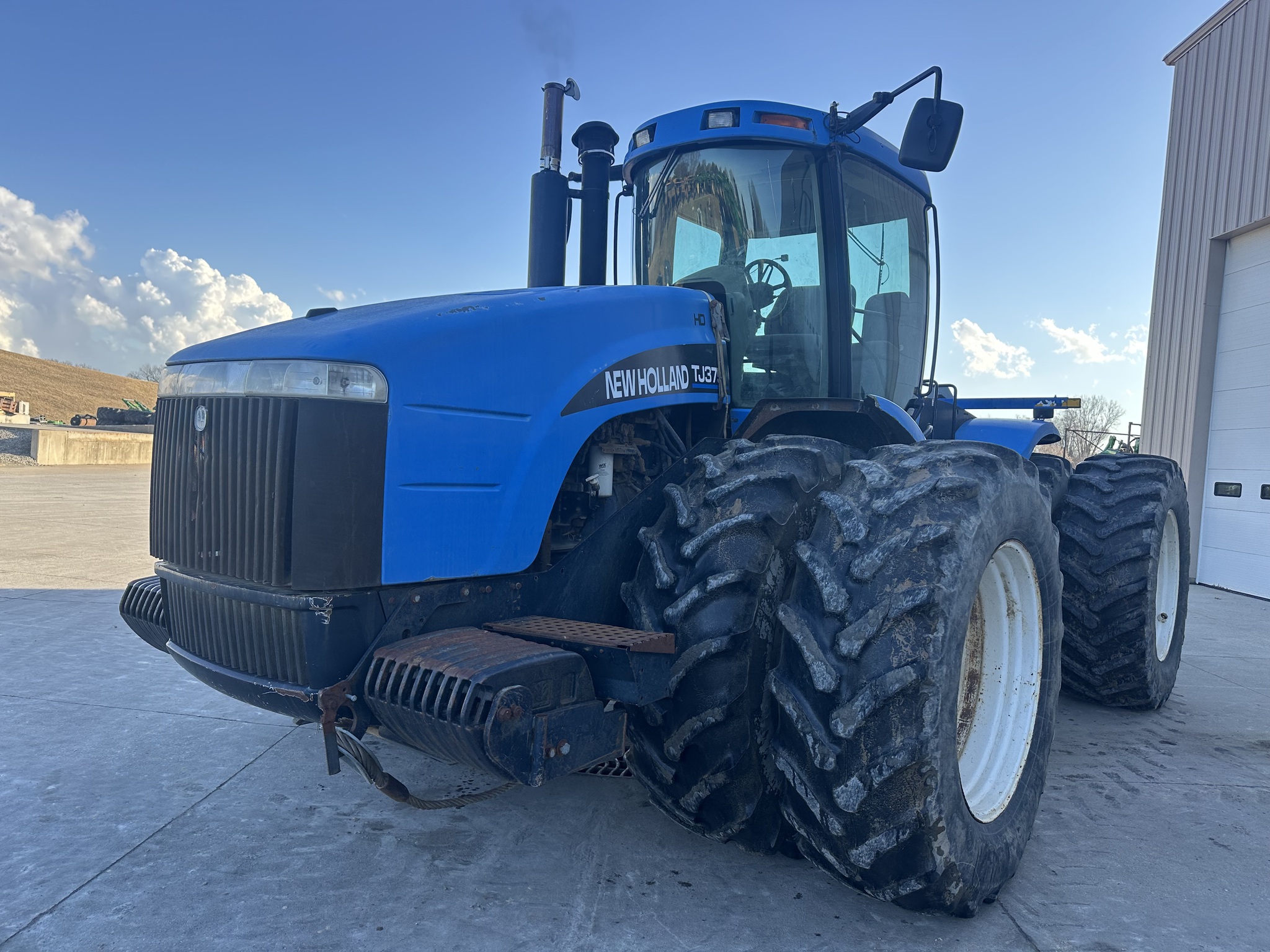 2005 New Holland TJ375 Image 3