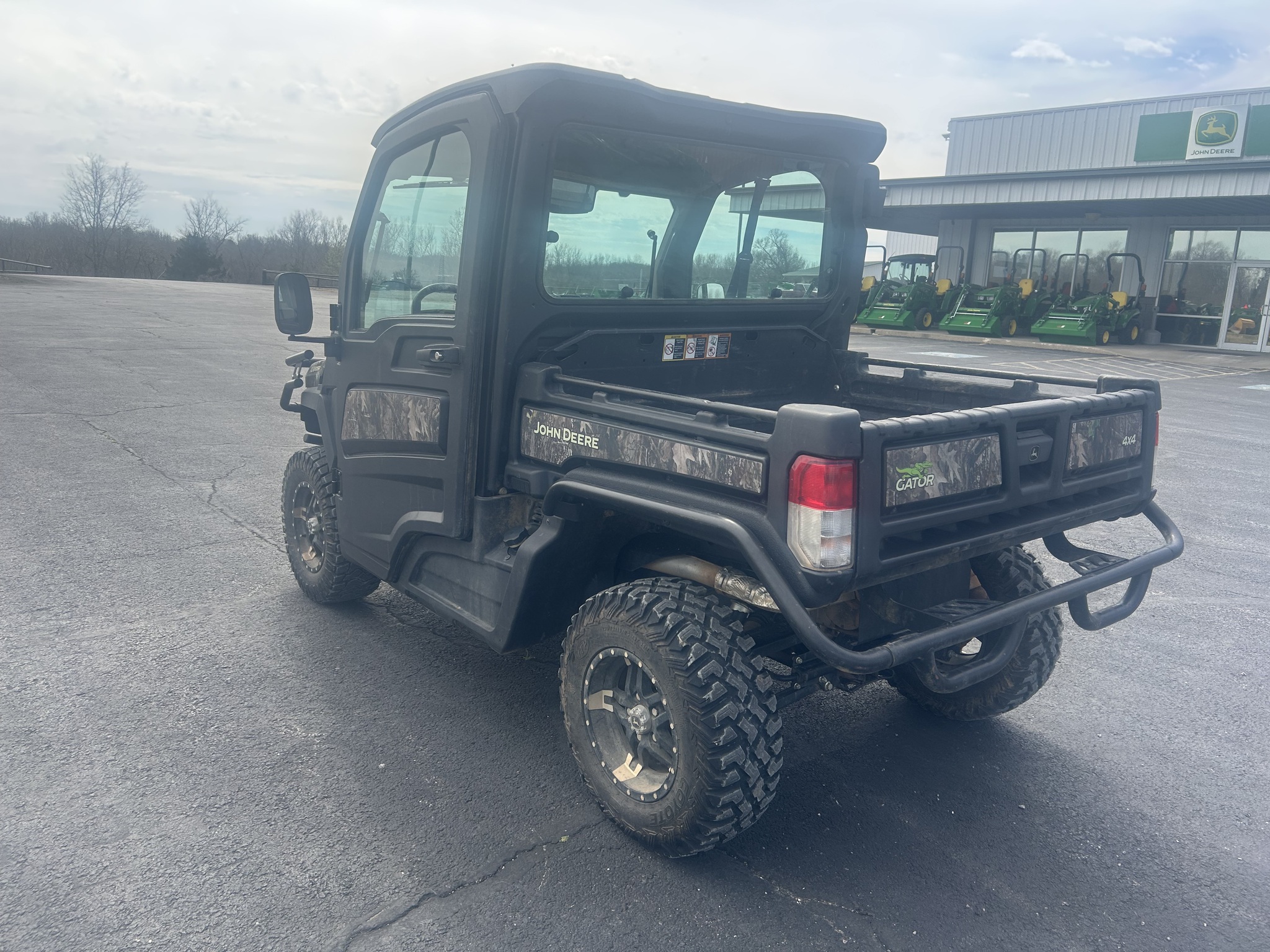  2024 John Deere XUV 835R at Heritage Tractor in Anderson, MO