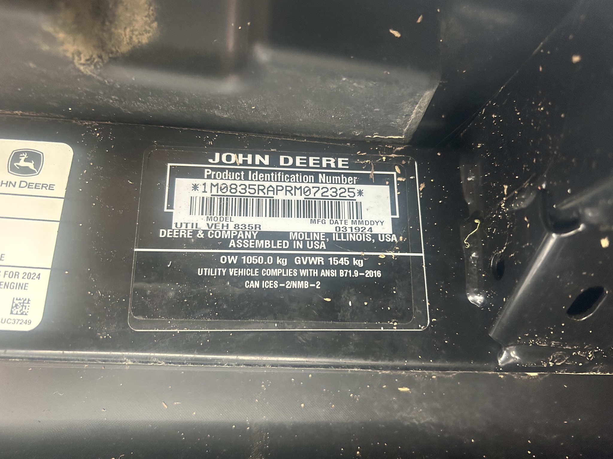  2024 John Deere XUV 835R at Heritage Tractor in Anderson, MO