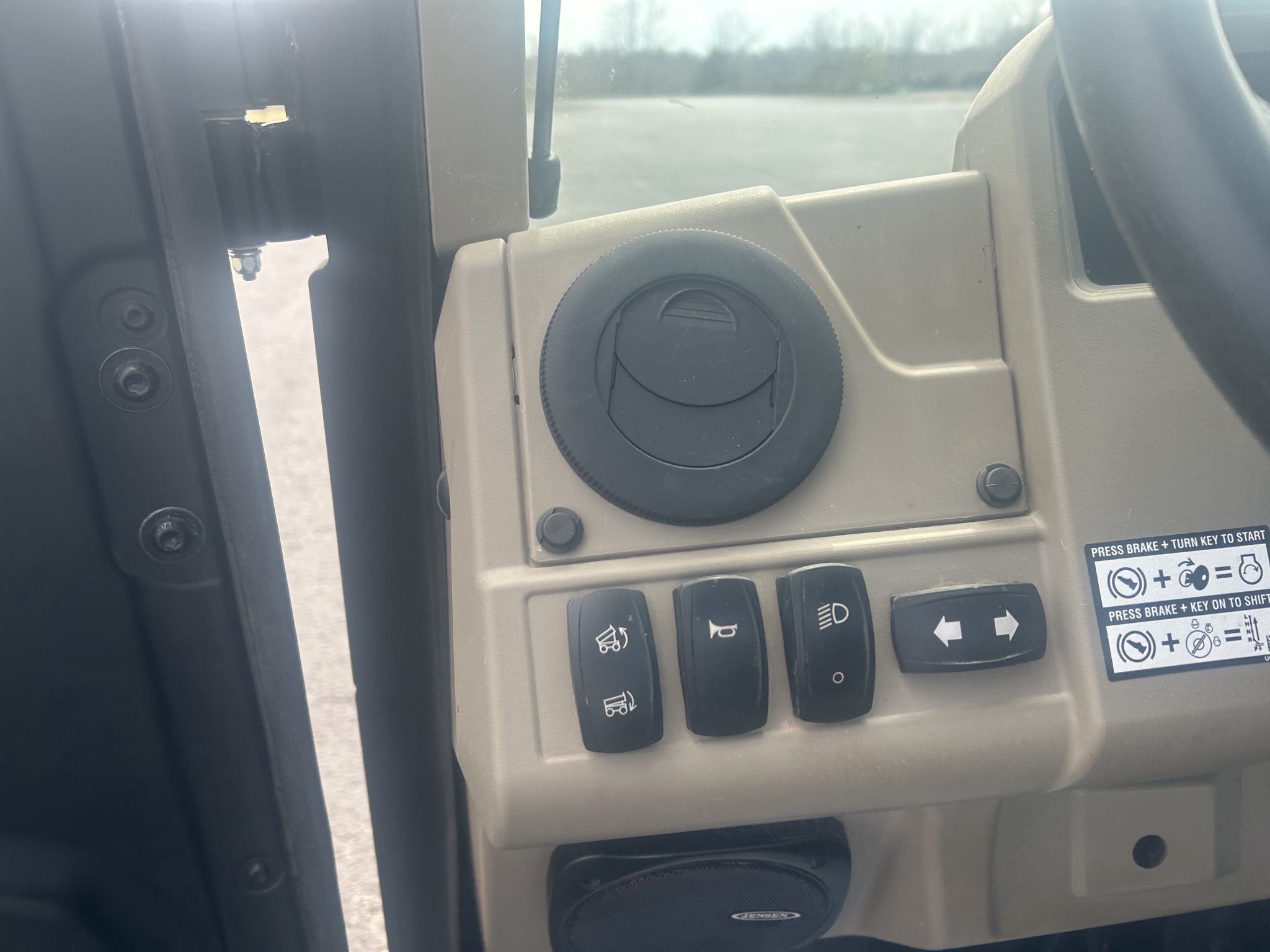  2024 John Deere XUV 835R at Heritage Tractor in Anderson, MO