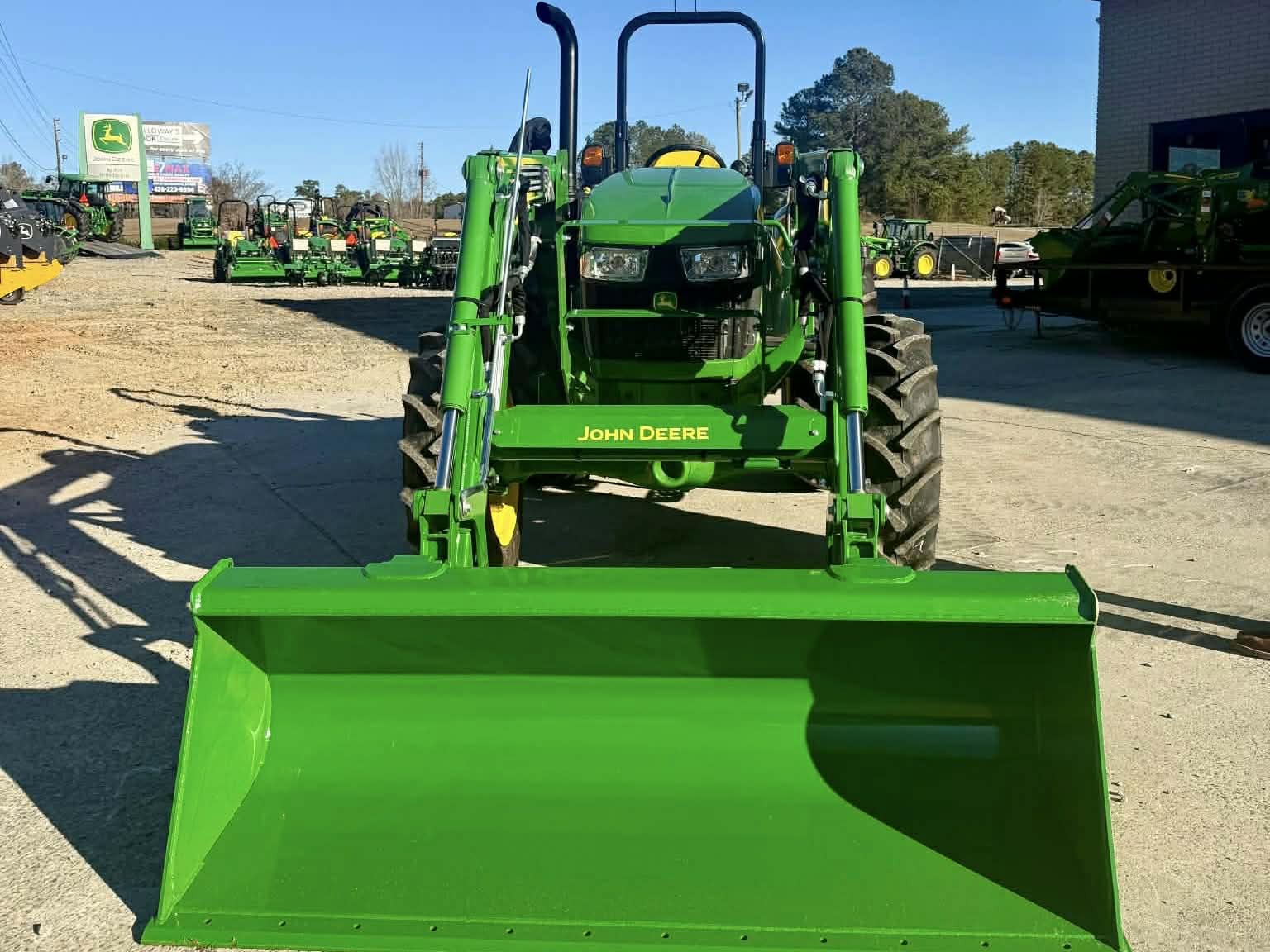 2025 John Deere 5067E Image 3