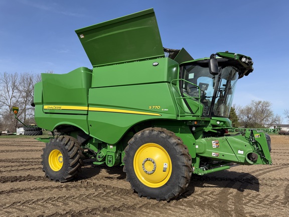  John Deere S770