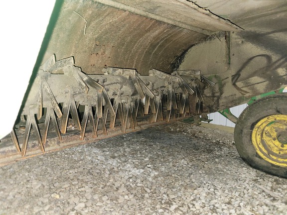 Photo of 2009 John Deere 630