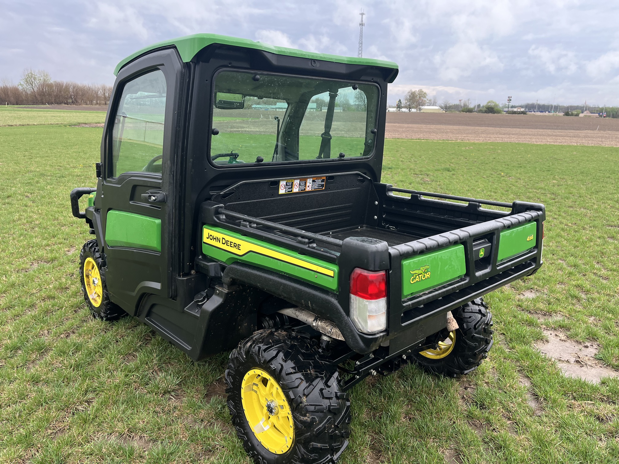  2022 John Deere XUV 835R at Heritage Tractor in Princeton, IL