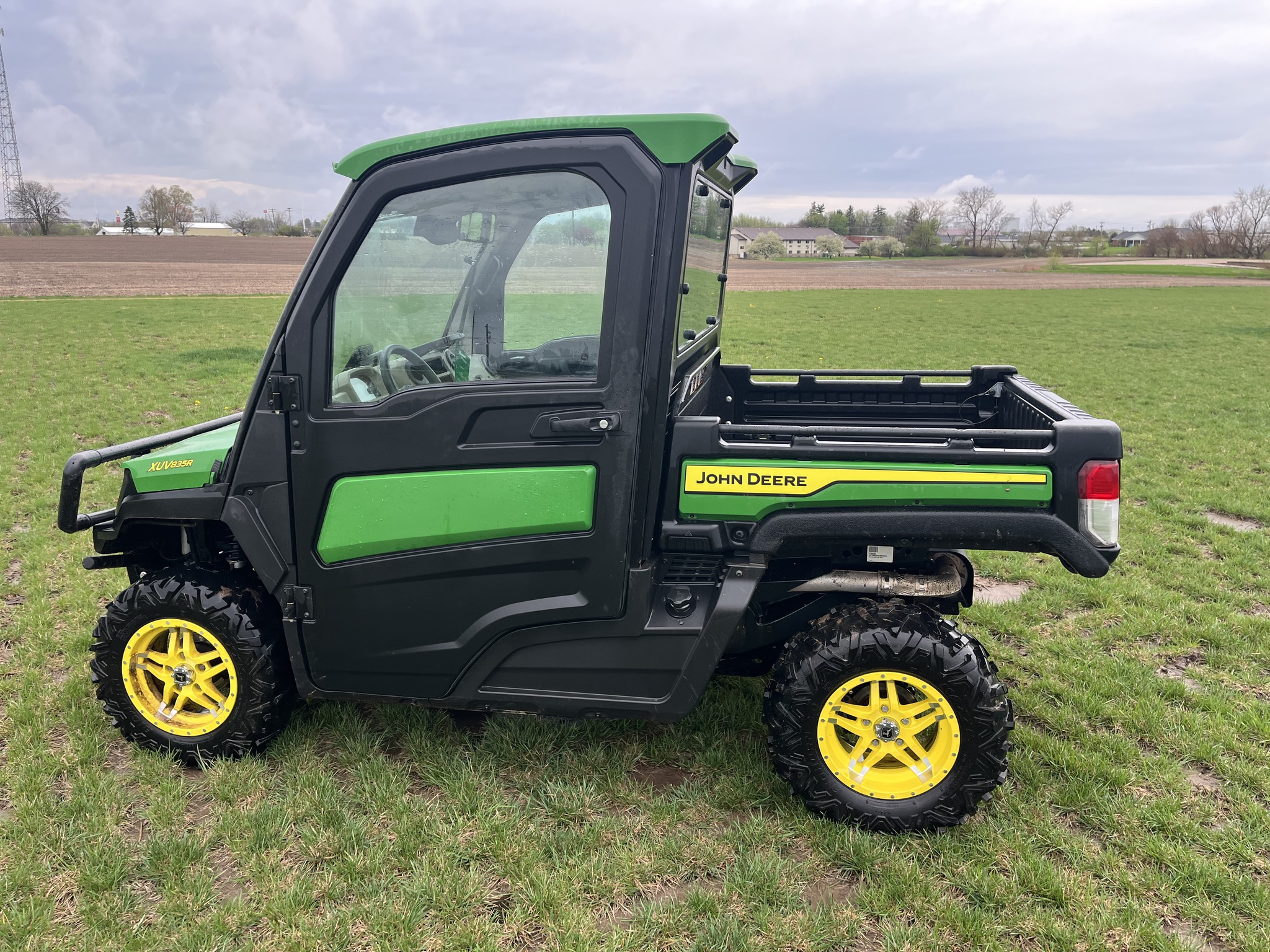  2022 John Deere XUV 835R at Heritage Tractor in Princeton, IL