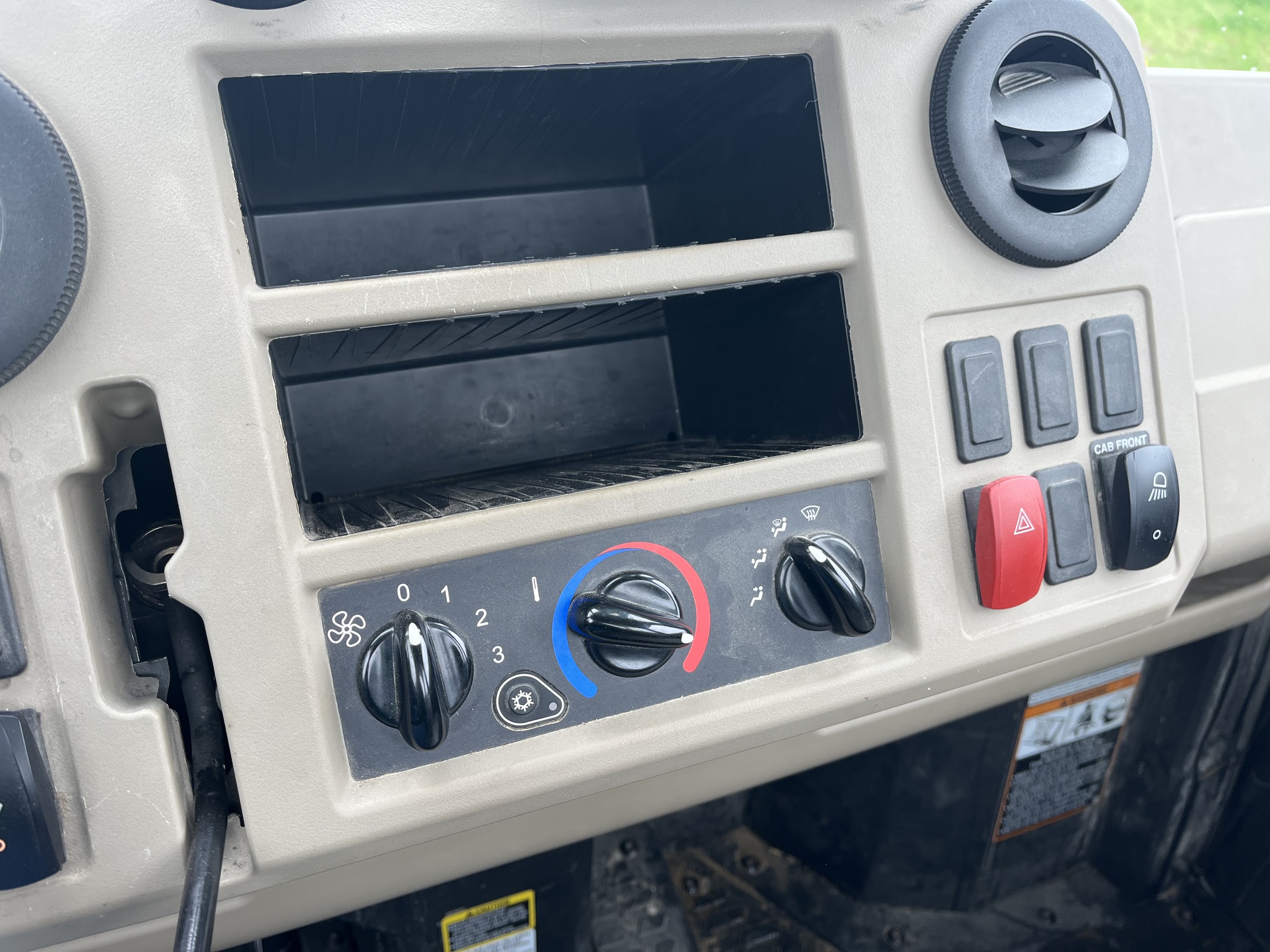  2022 John Deere XUV 835R at Heritage Tractor in Princeton, IL