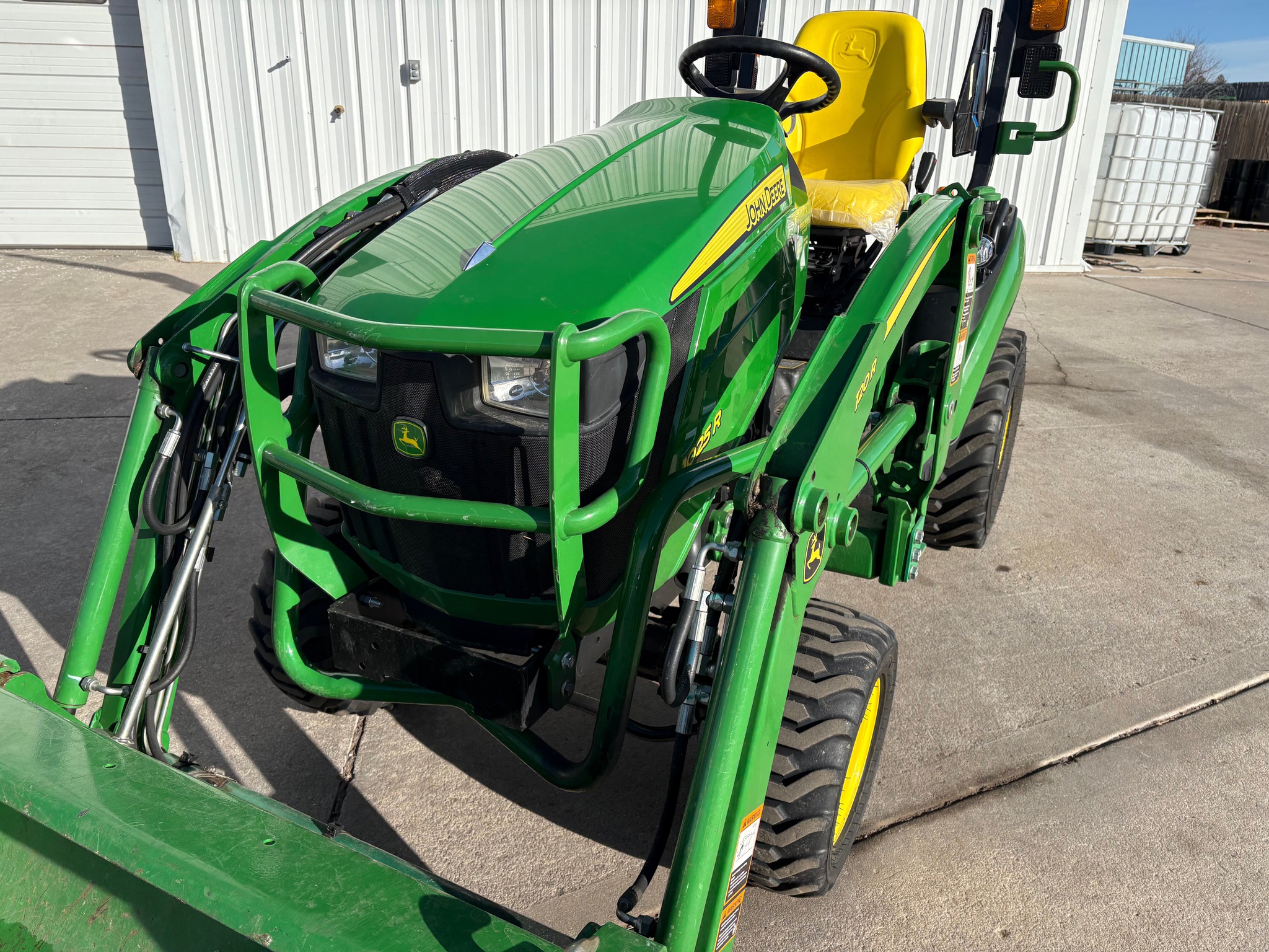 2019 John Deere 1025R Image 8