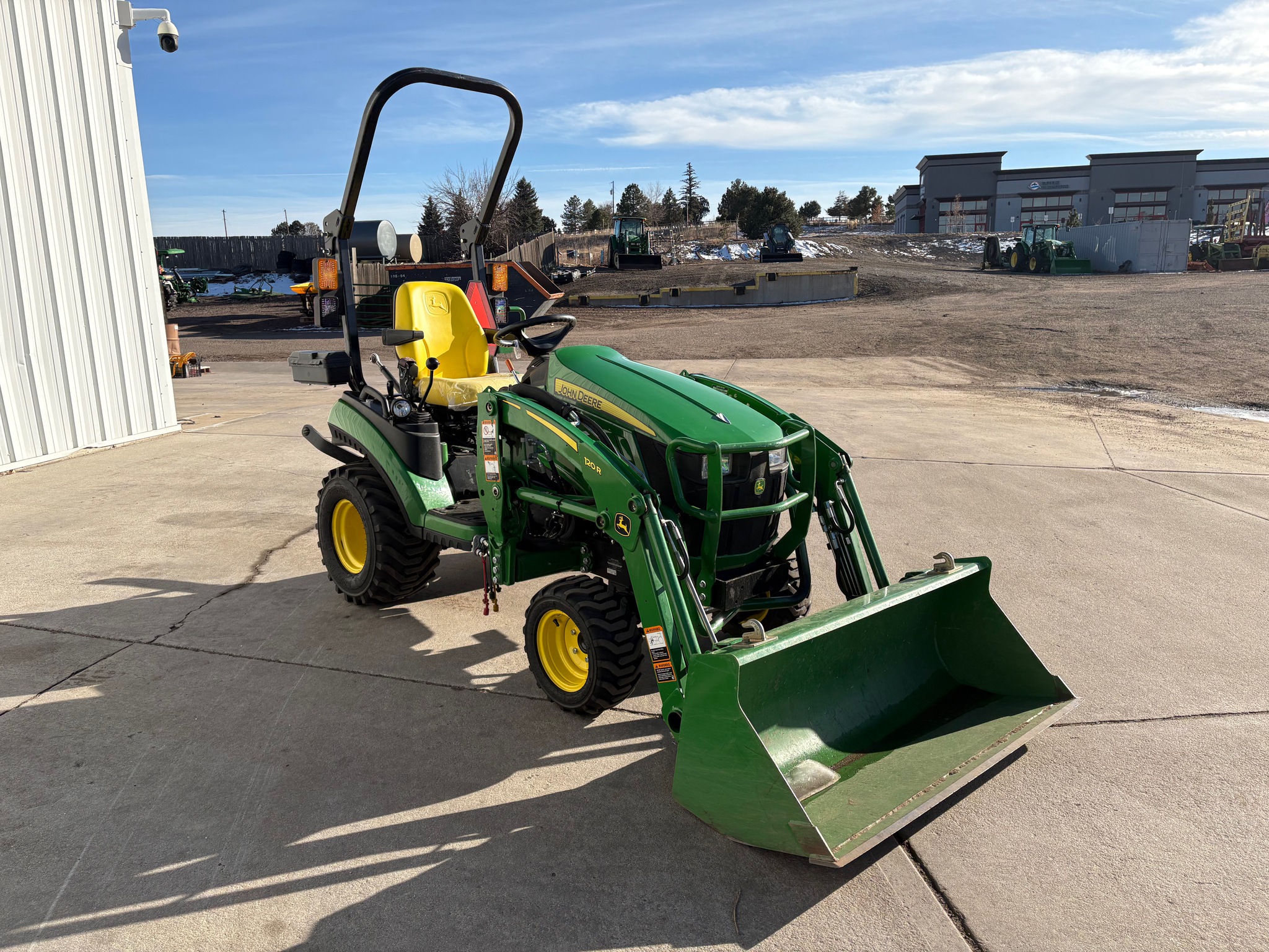 2019 John Deere 1025R Image 5