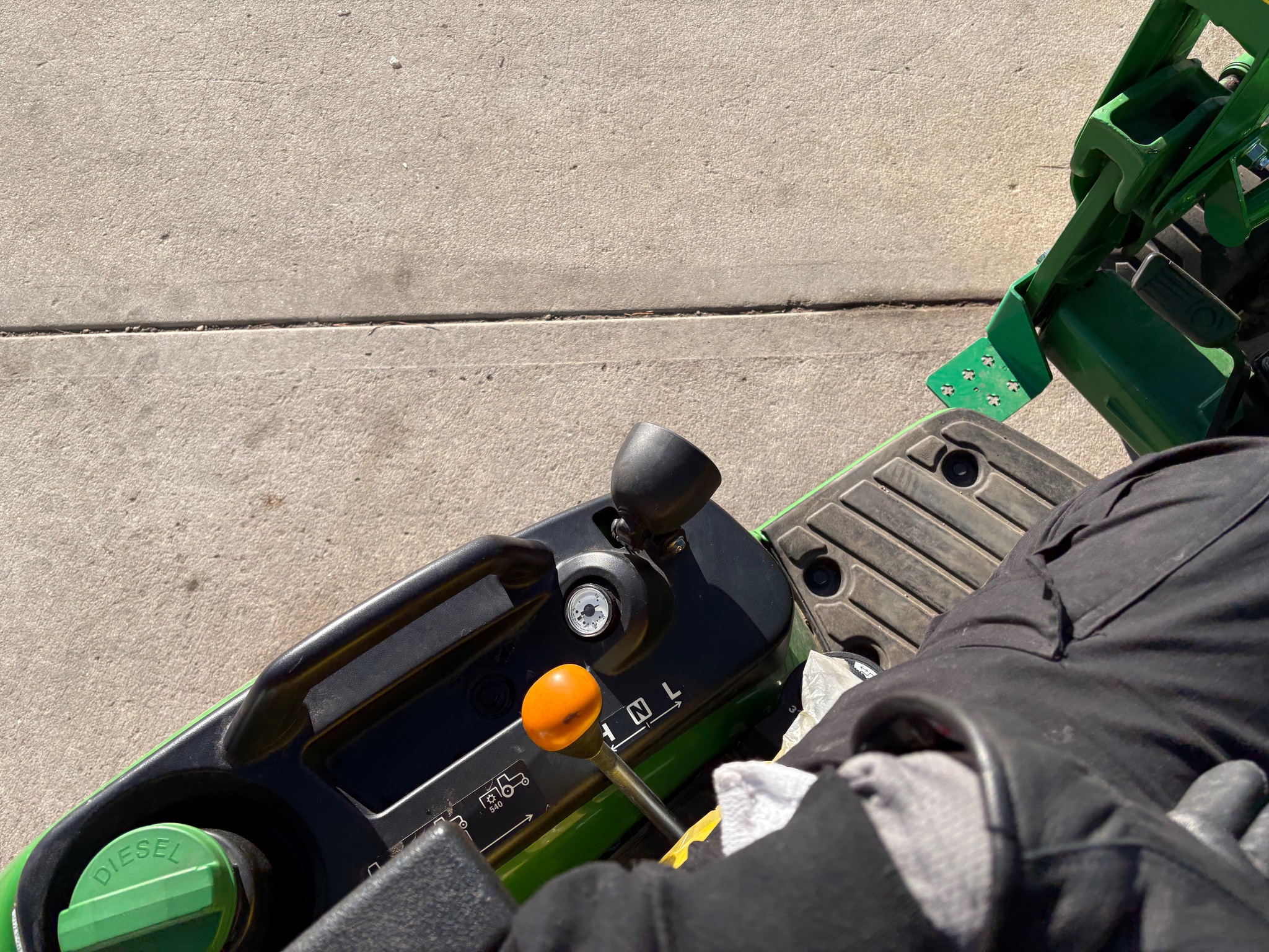 2019 John Deere 1025R Image 15