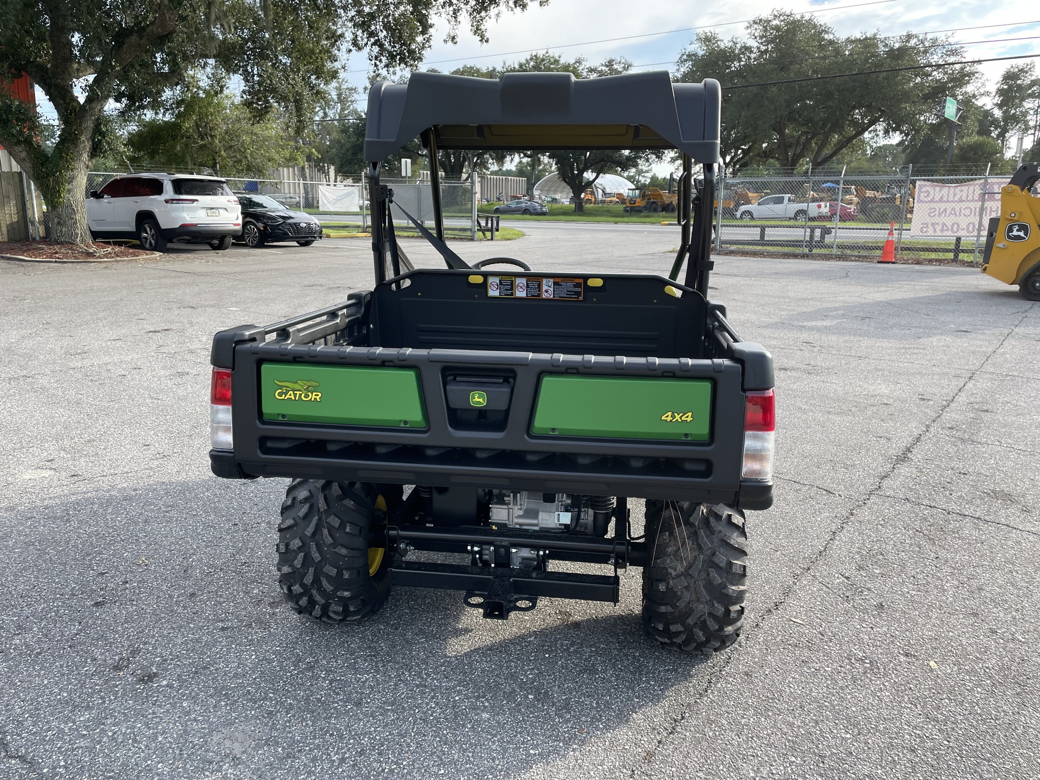 2026 John Deere HPX 4X4 D Image 4