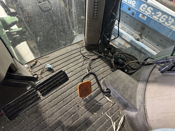 2013 John Deere 8335R - Photo6