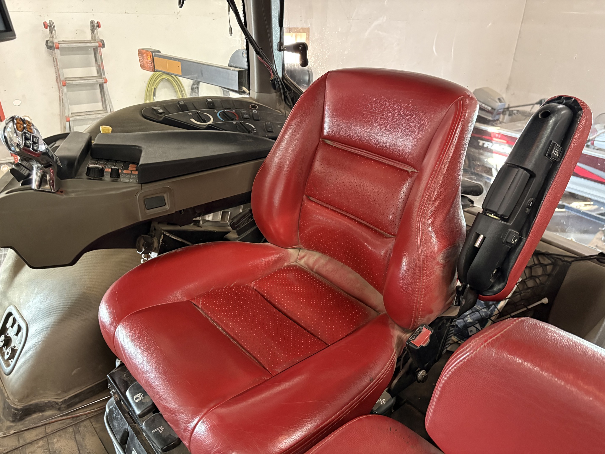 2013 Case IH Magnum 290 Image 18