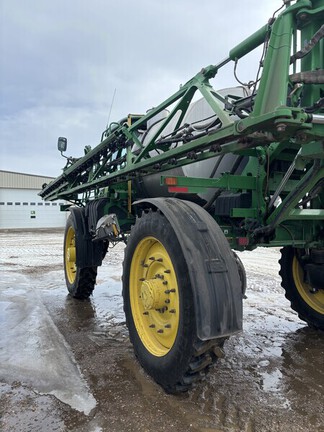 Used 2020 John Deere R4060 Self Propelled Sprayers at Horizon Ag & Turf in St. Paul, AB - Photo4