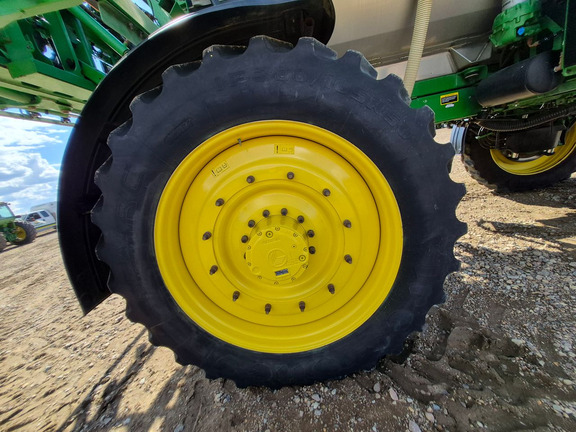 Used 2020 John Deere R4060 Self Propelled Sprayers at Horizon Ag & Turf in St. Paul, AB - Photo14