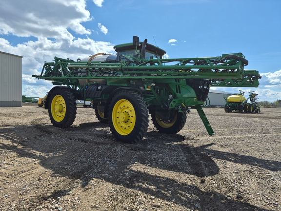 Used 2020 John Deere R4060 Self Propelled Sprayers at Horizon Ag & Turf in St. Paul, AB - Photo2