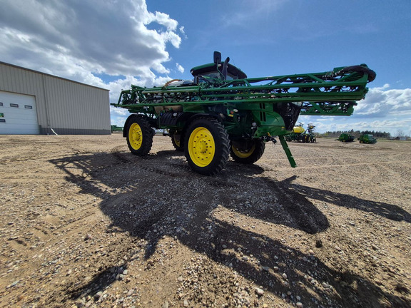Used 2020 John Deere R4060 Self Propelled Sprayers at Horizon Ag & Turf in St. Paul, AB - Photo3