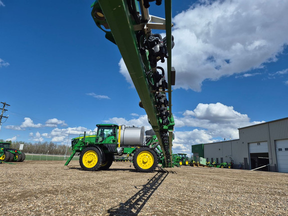 Used 2020 John Deere R4060 Self Propelled Sprayers at Horizon Ag & Turf in St. Paul, AB - Photo25