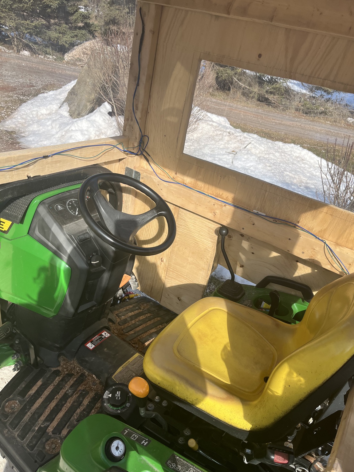 2021 John Deere 1023E Image 2