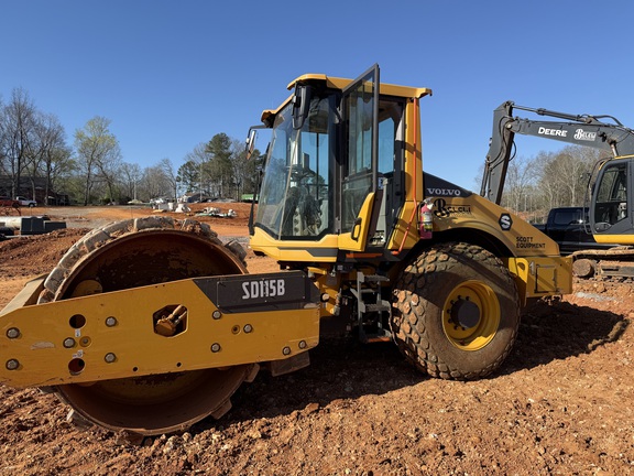 Photo of a 2023 Volvo SD115B