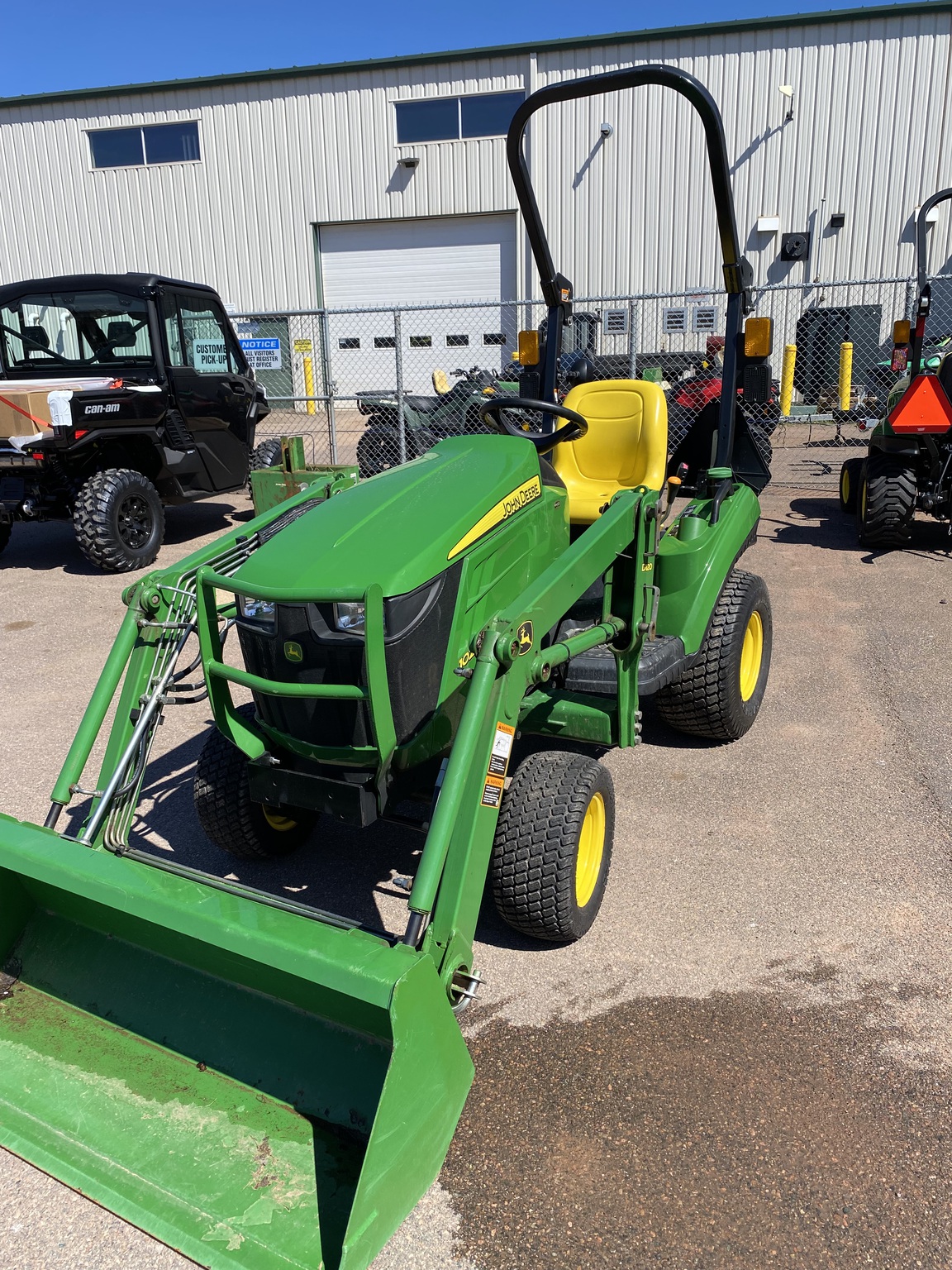 2022 John Deere 1023E Image 1