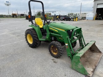 2015 John-Deere 3032E