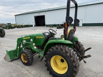 2015 John-Deere 3032E