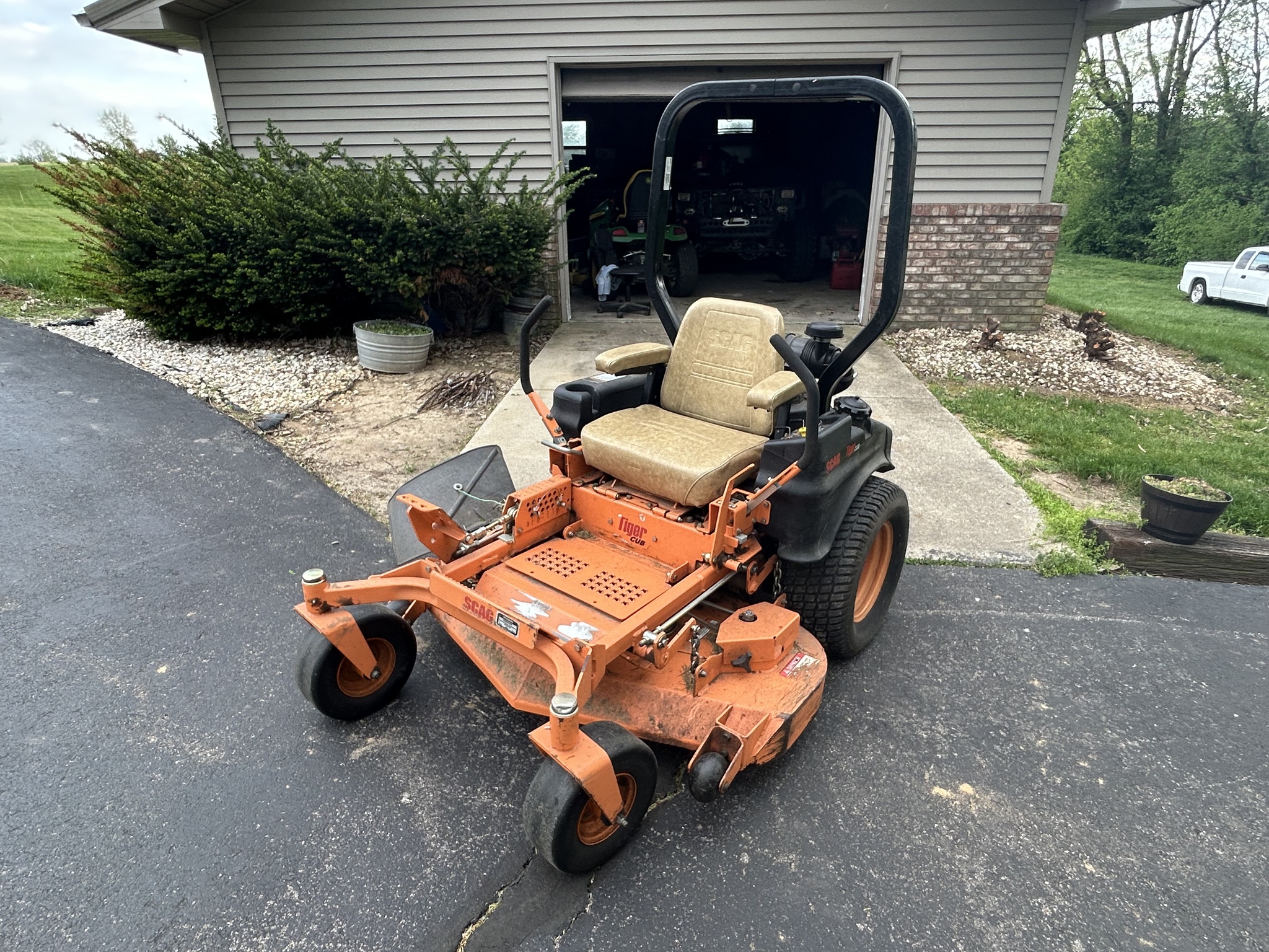Used 2004 Scag STC48A-19KA Zero Turn Mowers at Koenig Equipment in Franklin, IN - PhotoXL0