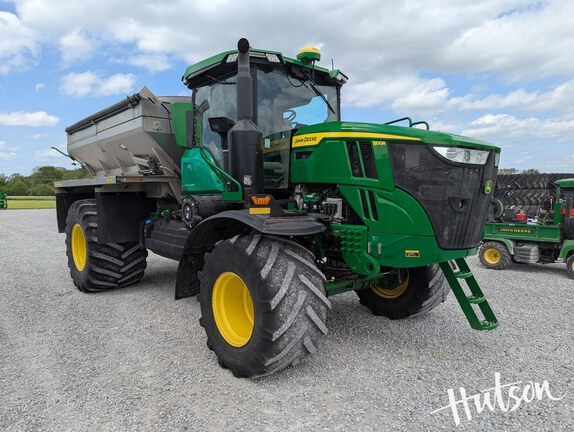 Photo of 2022 John Deere 800R