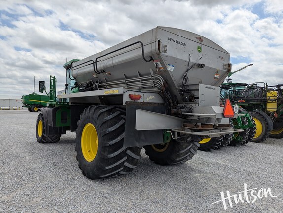 Photo of 2022 John Deere 800R