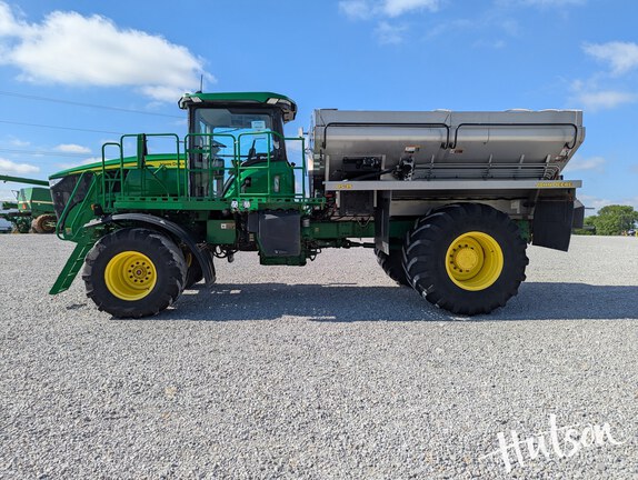 Photo of 2022 John Deere 800R