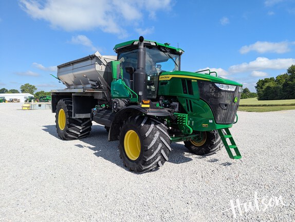 Photo of 2022 John Deere 800R