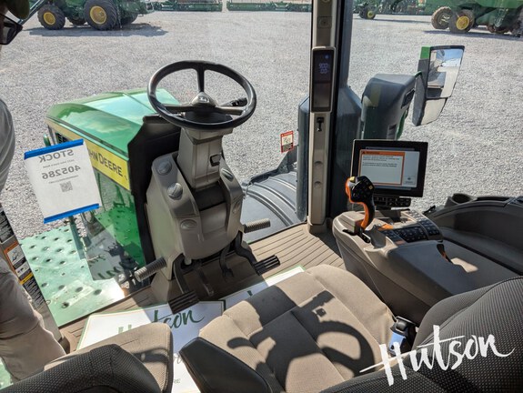 Photo of 2022 John Deere 800R