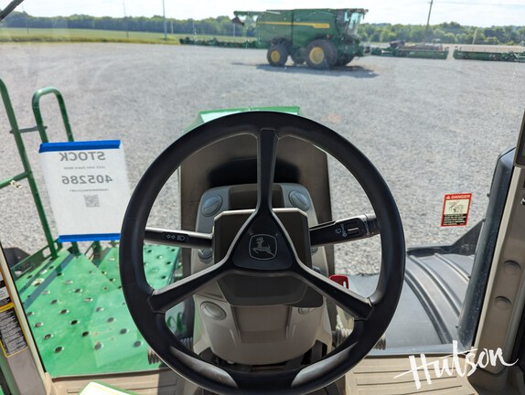 Photo of 2022 John Deere 800R