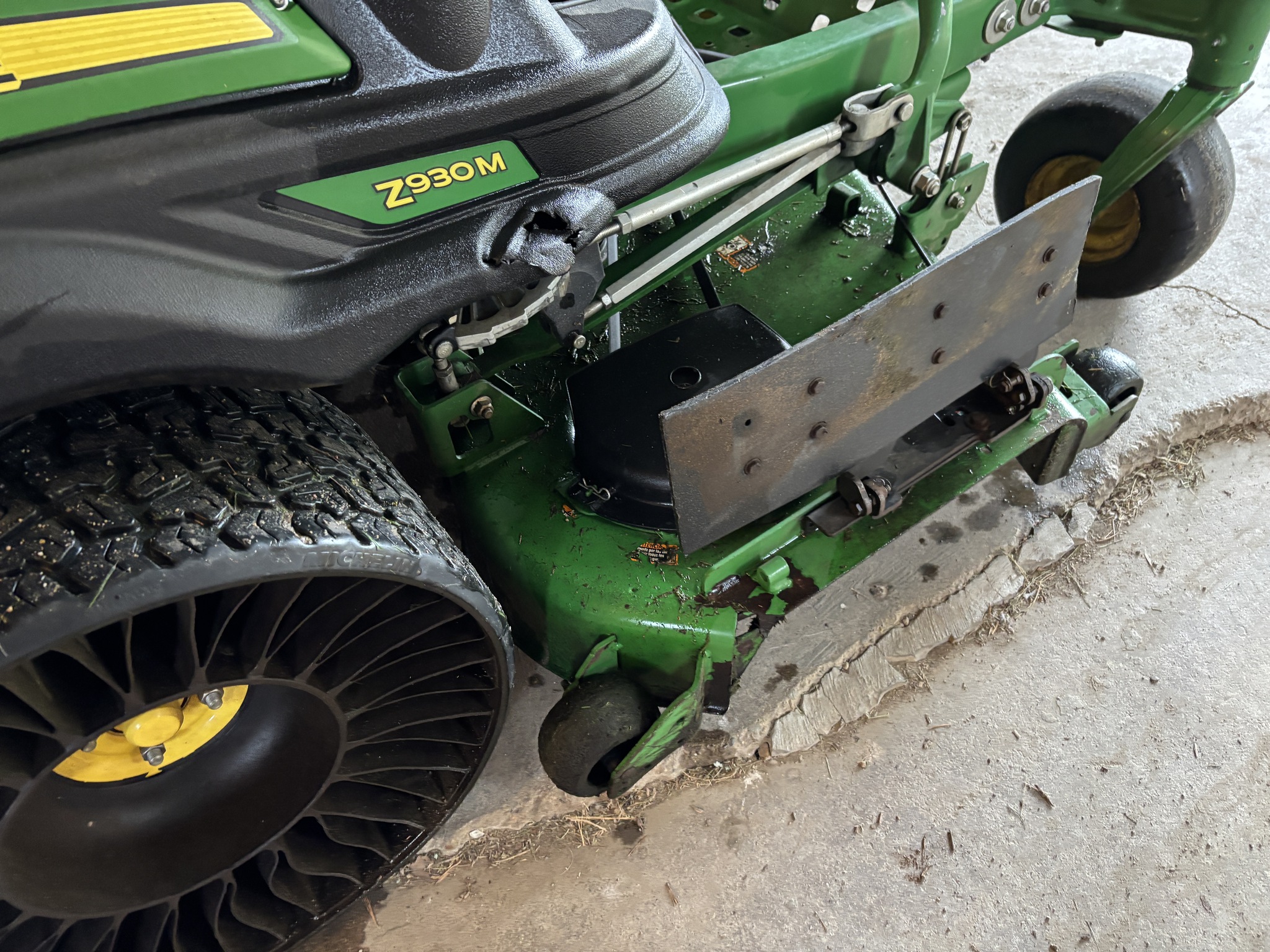 Used 2019 John Deere Z930M Zero Turn Mowers at Koenig Equipment in Richmond, IN - PhotoXL8