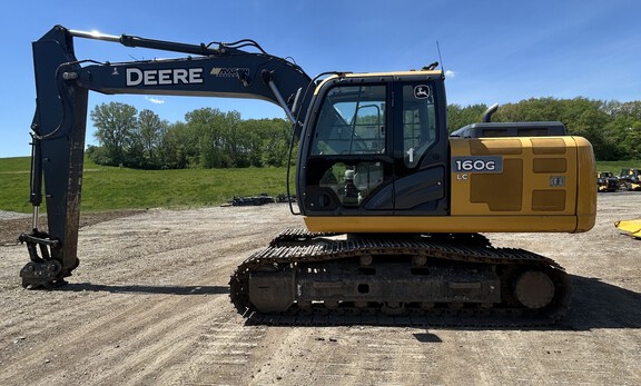 Photo of a 2017 John Deere 160G LC